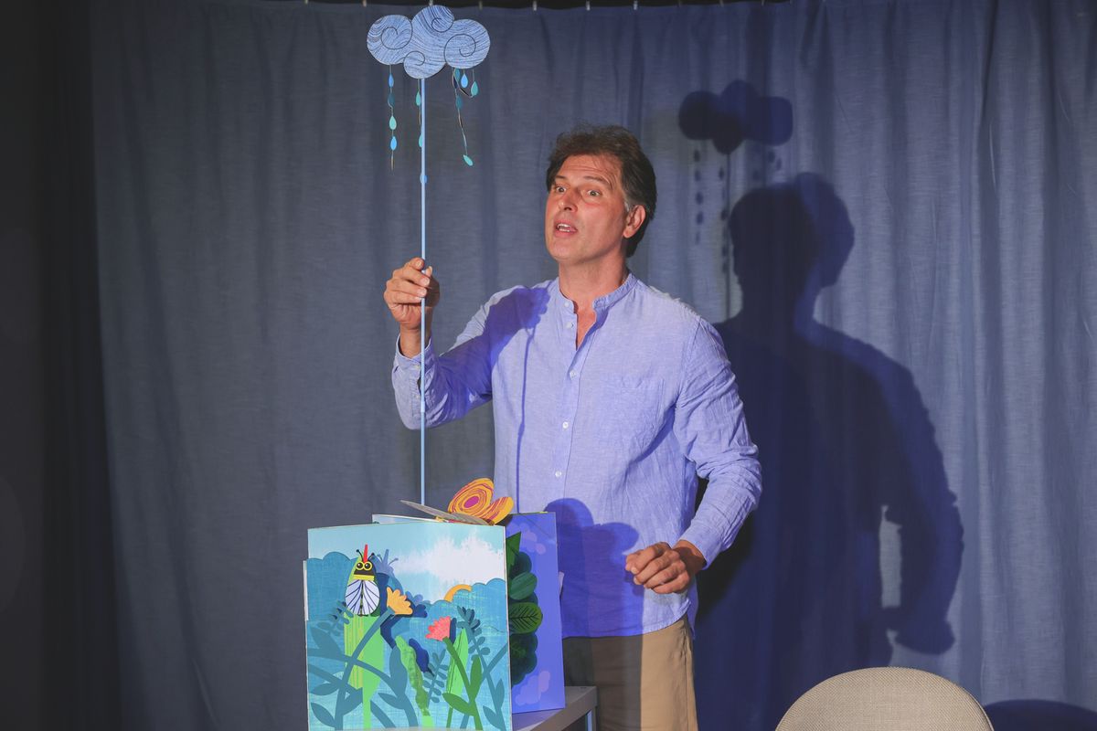 Varázslat vár a bábszínpadon, ahol Presits Tamás új dallamvilággal énekli Kányádi verseit – galériával, videóval